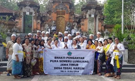 BHAKTI PENGANYAR PURA MANDARA GIRI SEMERU AGUNG LUMAJANG, JAWA TIMUR
