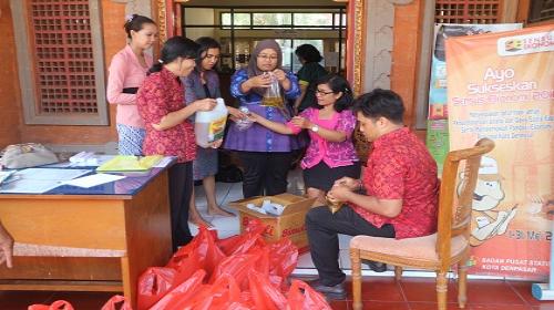 Gotong Royong Untuk Pengungsi Karangasem