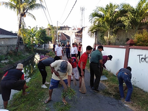 Pelaksanaan Kegiatan Padat Karya Tunai (PKT)