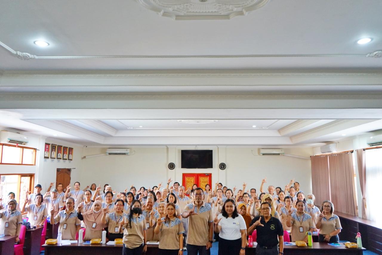 Perbekel Tegal Harum Resmi Buka Sekolah Lansia Wredha Harum Mahottama, Program Standar 1 Angkatan Keempat