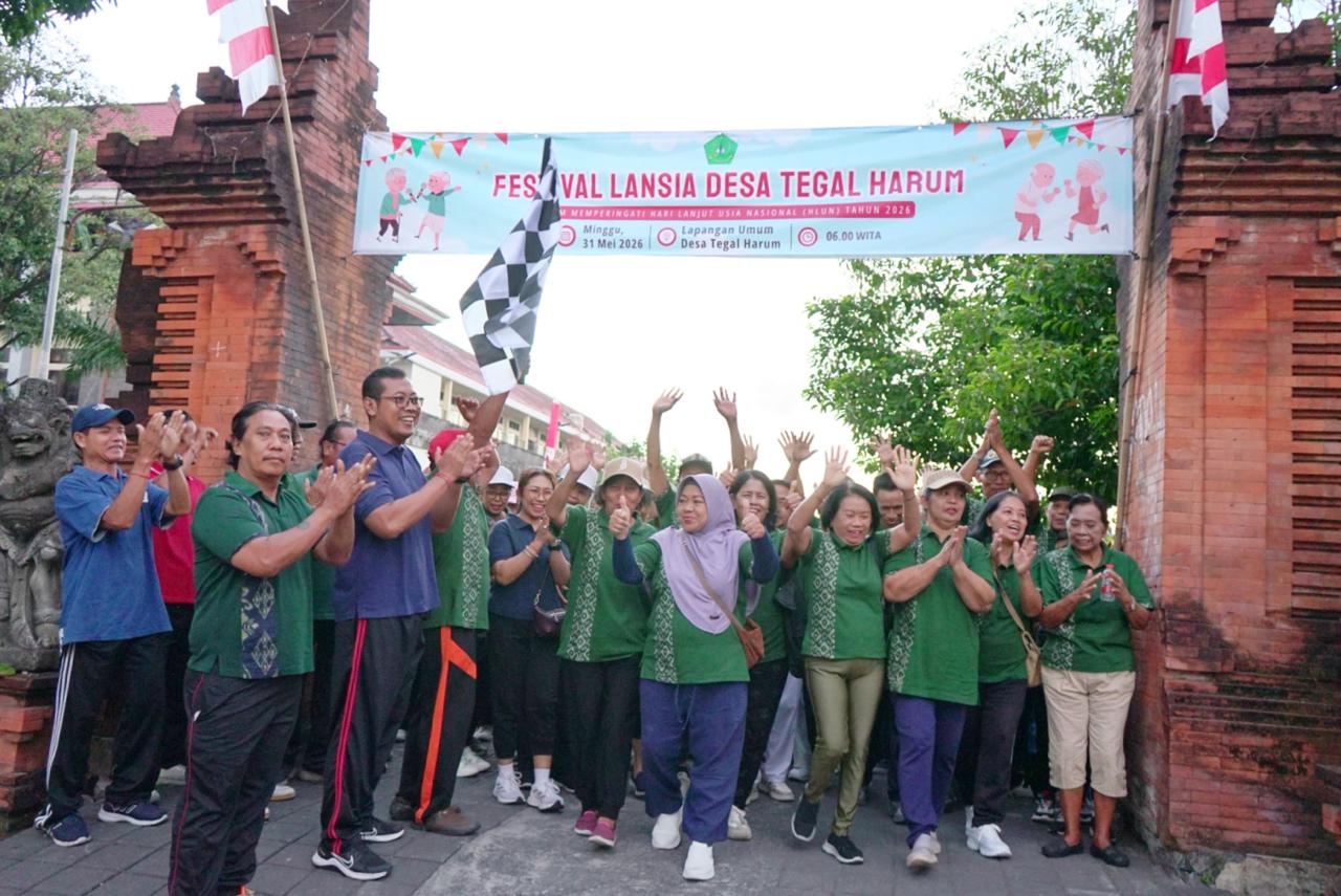 Menolak Tua, Ribuan Warga Senior Tampil Energik di Festival Lansia Desa Tegal Harum